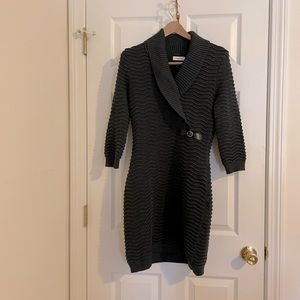 Classy Calvin Klein knit sweater dress/top! Cozy w/great curves, buckle. Size M.